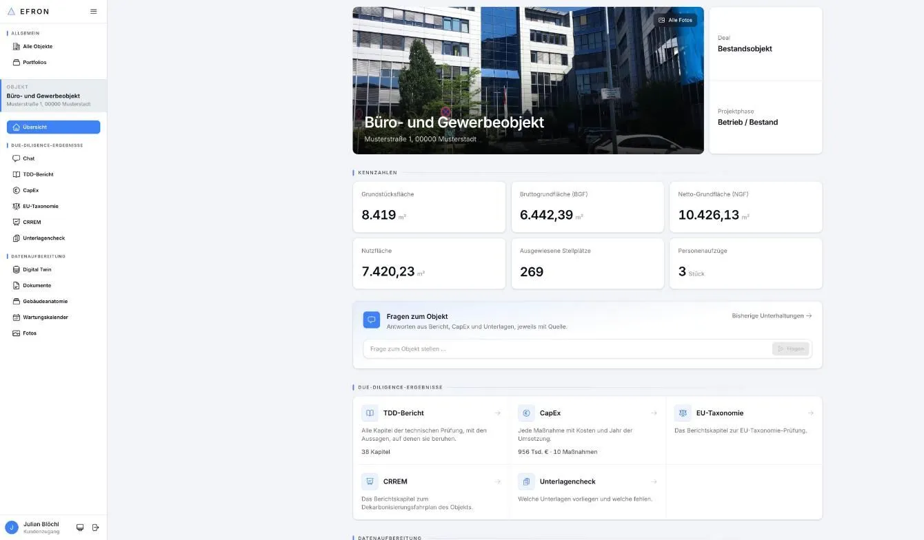 Kundenportal am Rechner: Objektübersicht mit Kennzahlen, Fragen zum Objekt und den Ergebnissen TDD-Bericht, CapEx, EU-Taxonomie, CRREM und Unterlagencheck